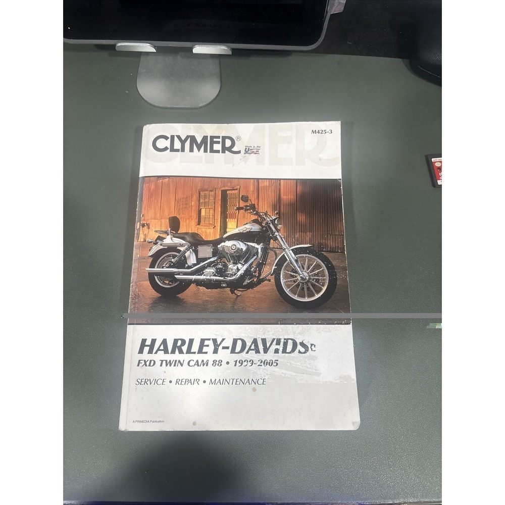 CLYMER Physical Book Harley-Davidson FXD Twin Cam 88 1999-2005 M425-3 - 3rd Ed.
